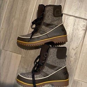 Sorel boots ladies size 8